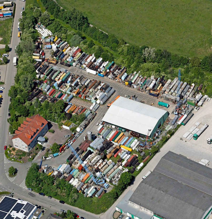 Tank und Apparate Barth GmbH: Tanklager Luftaufnahme nähe Autobahn A5